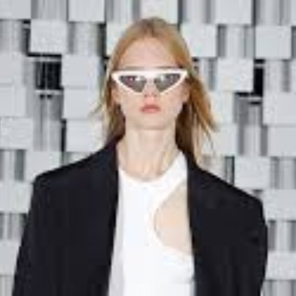 Stella McCartney SC40045I 25C Sunglasses - White Frame, Silver Lenses main image 10